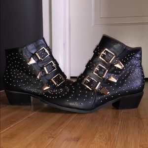 Edgy black booties! ✨🖤